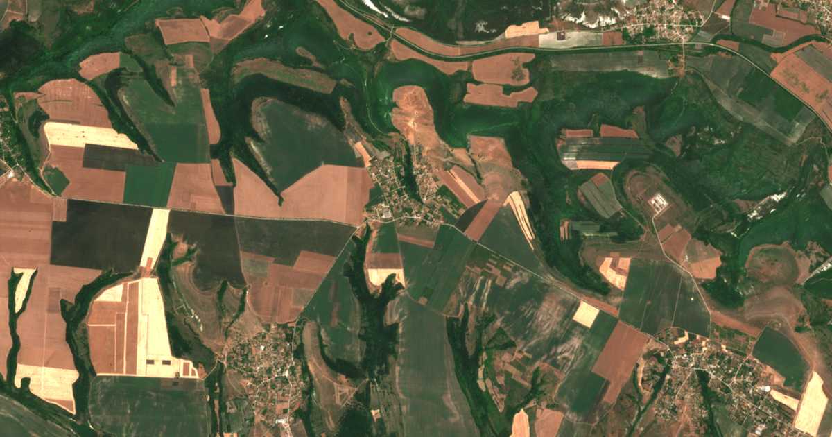 Satellitenkarte von Ravna