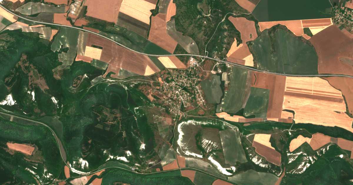 Satellitenkarte von Nevša