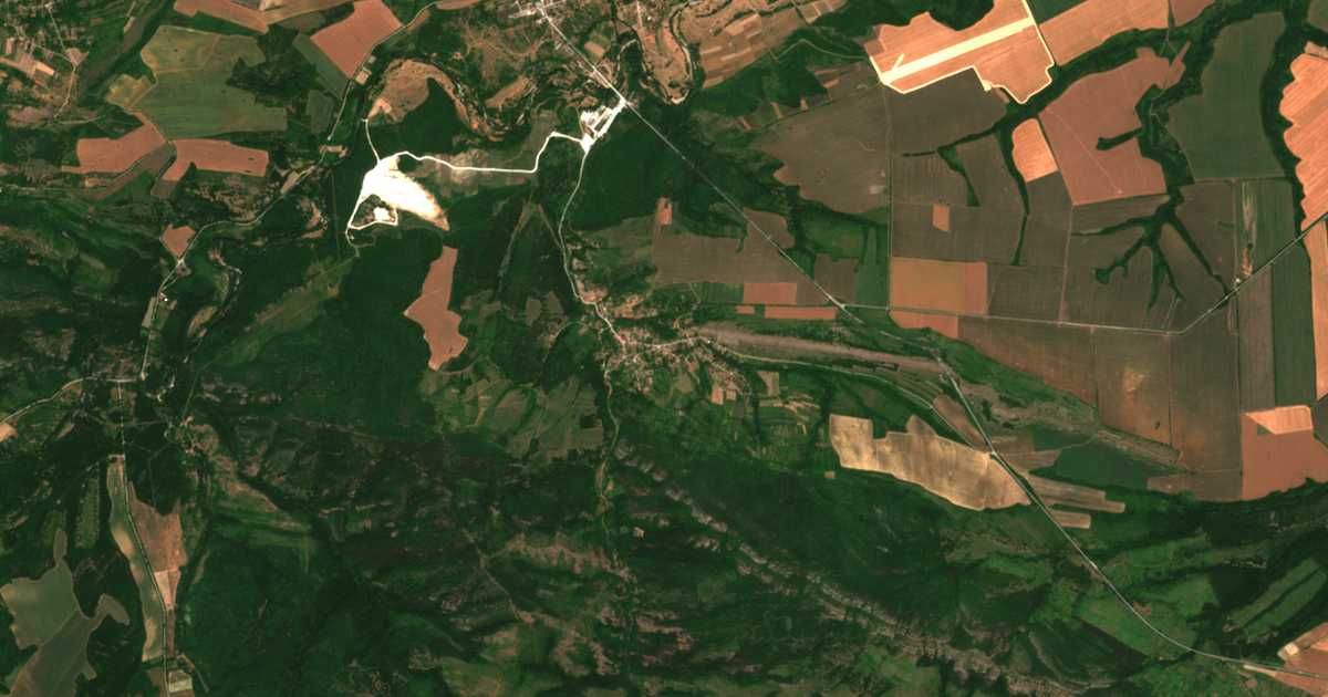 Satellitenkarte von Plešivec