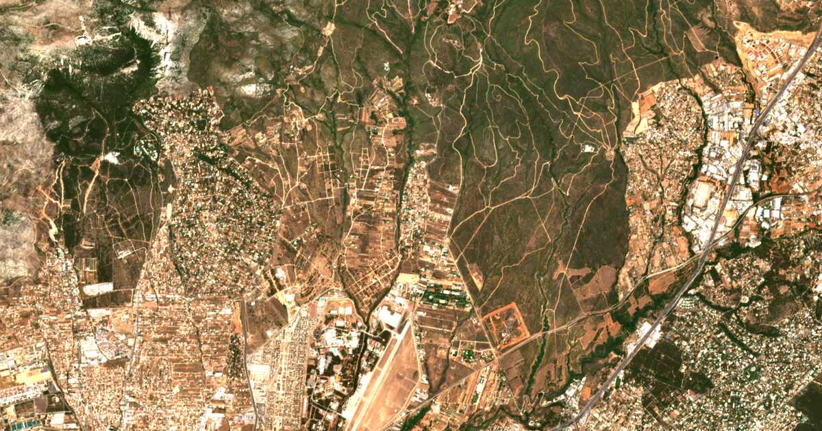 Satellitenkarte von Varympómpi