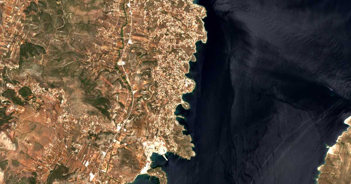 Satellitenkarte von Agía Marína Mikrolímanou