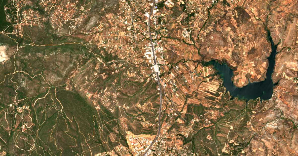 Satellitenkarte von Kosmothéa