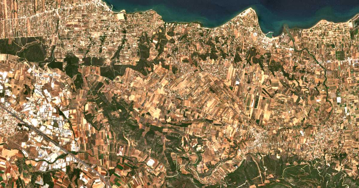 Satellitenkarte von Néo Sykámino