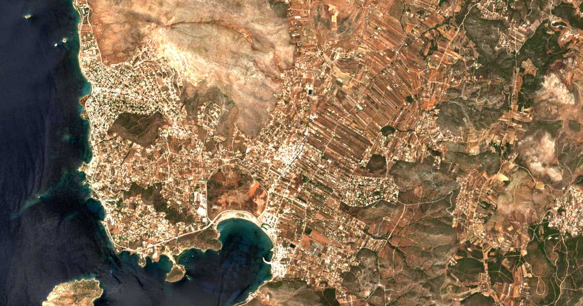 Satellitenkarte von Anávyssos