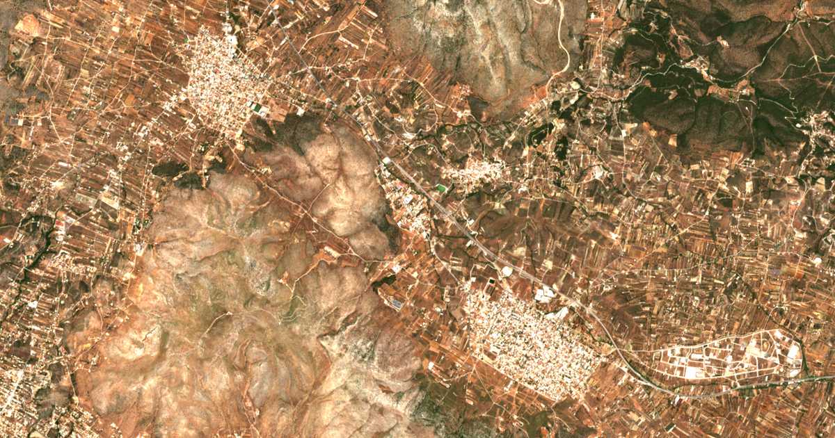 Satellitenkarte von Néos Kouvarás