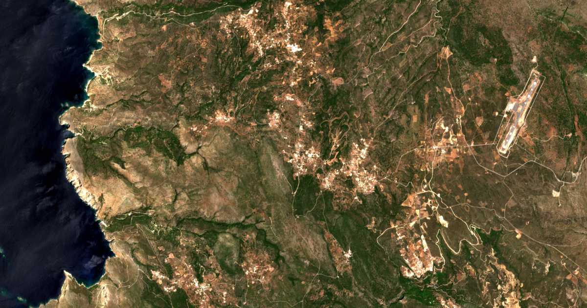 Satellitenkarte von Aroniádika