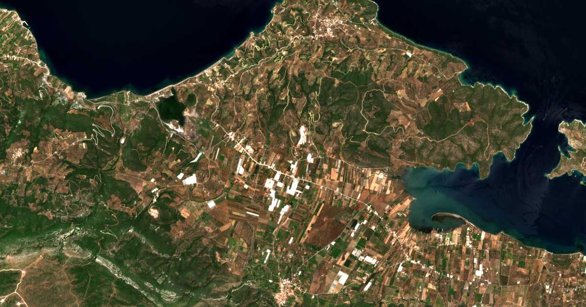 Satellitenkarte von Ágios Konstantínos