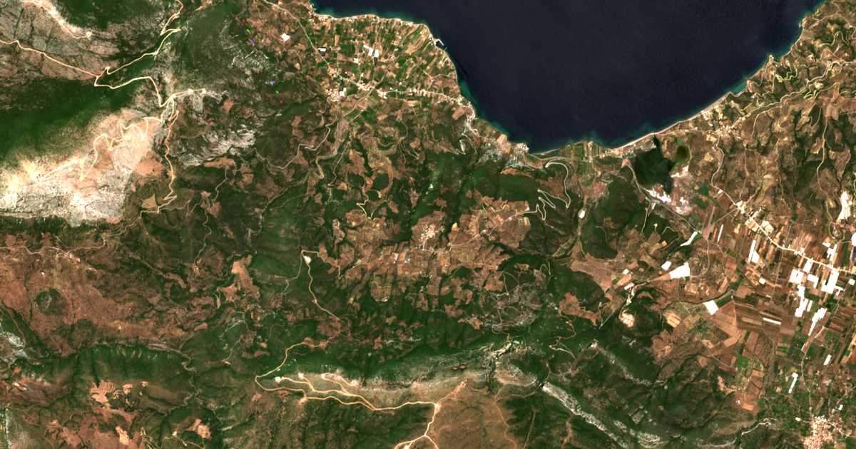 Satellitenkarte von Skapétion
