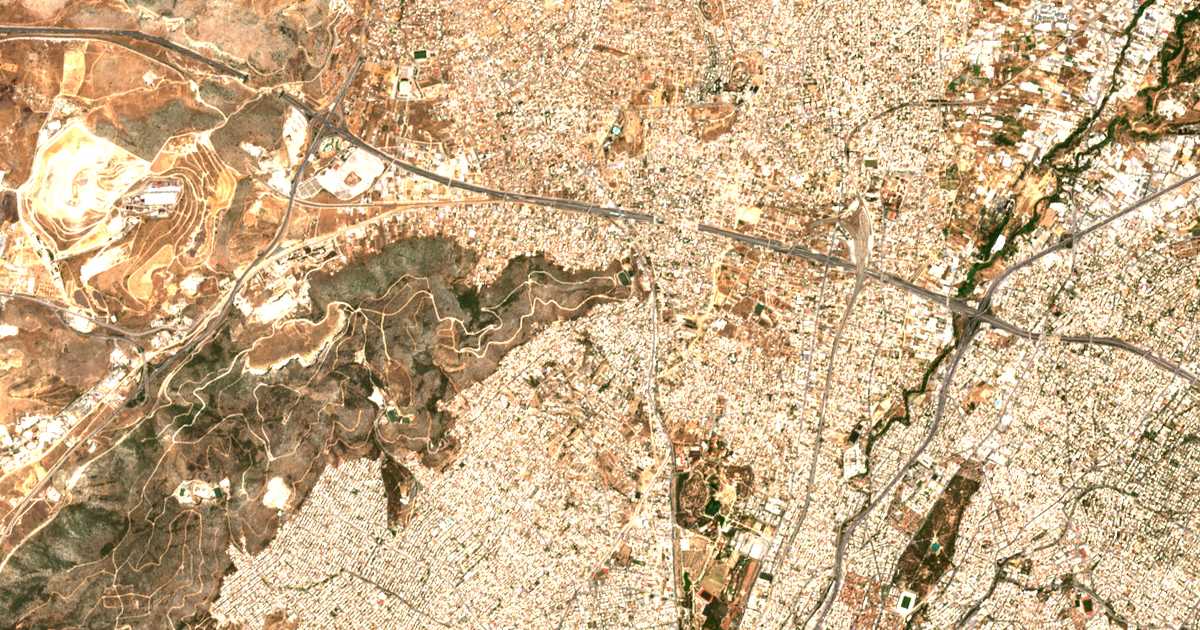 Satellitenkarte von Kamaterón