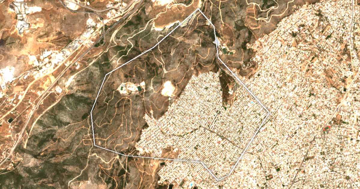Satellitenbild mit eingezeichneter Grenze: Petroupoli