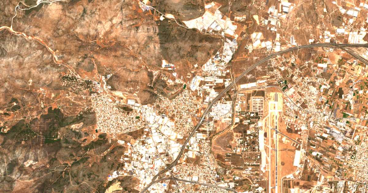 Satellitenkarte von Magoúla