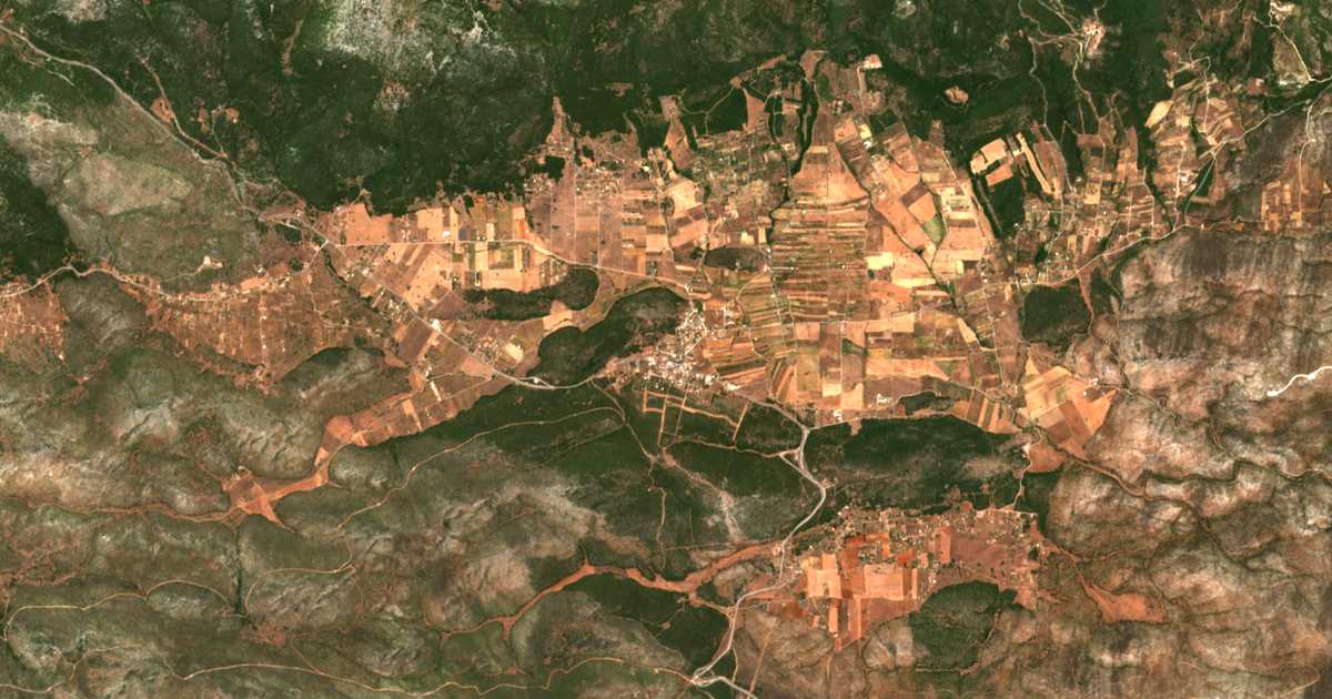 Satellitenkarte von Oinói