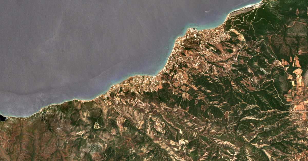 Satellitenkarte von Aigeiroúsai