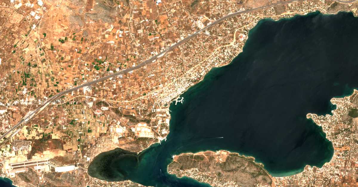 Satellitenkarte von Néa Péramos