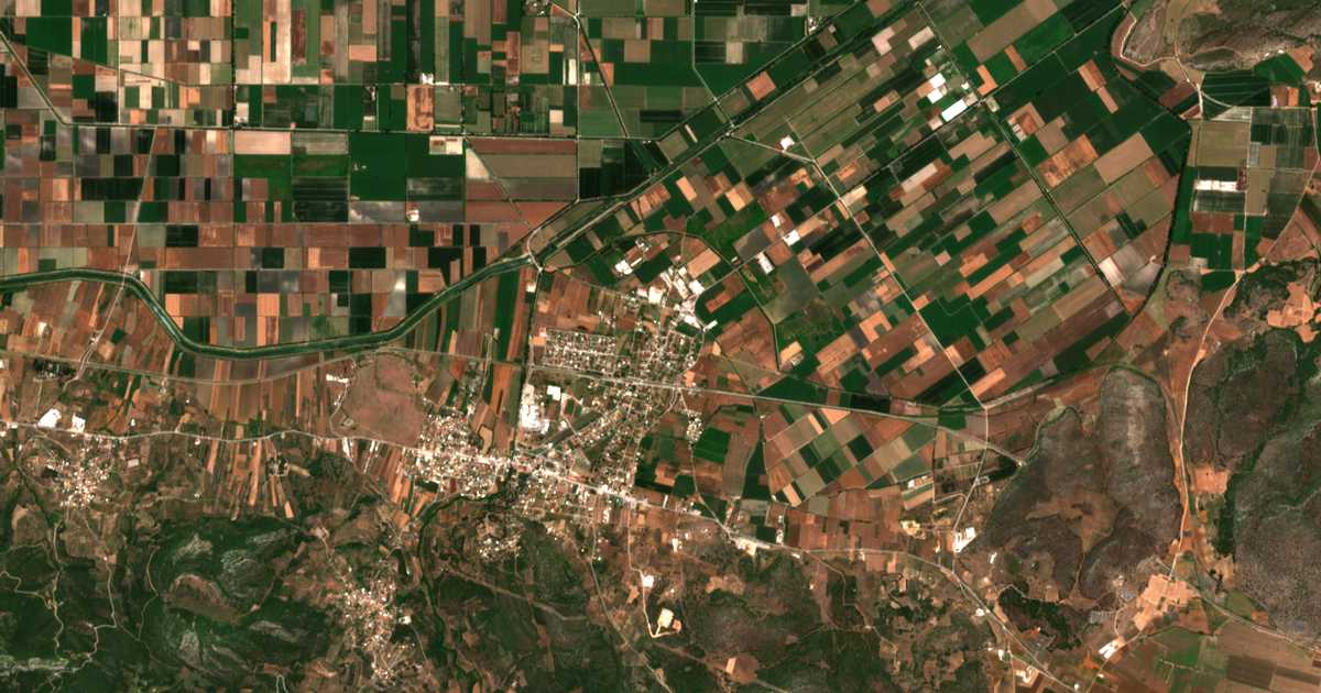 Satellitenkarte von Aliartos