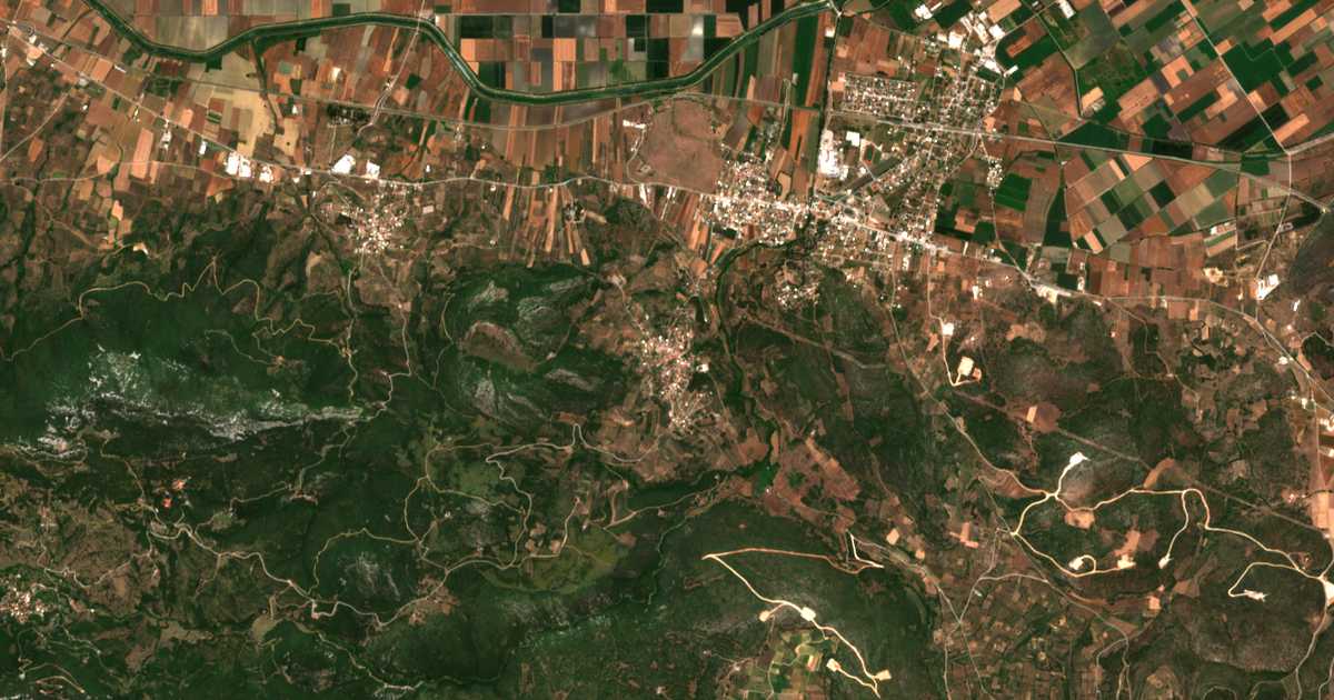 Satellitenkarte von Mázion
