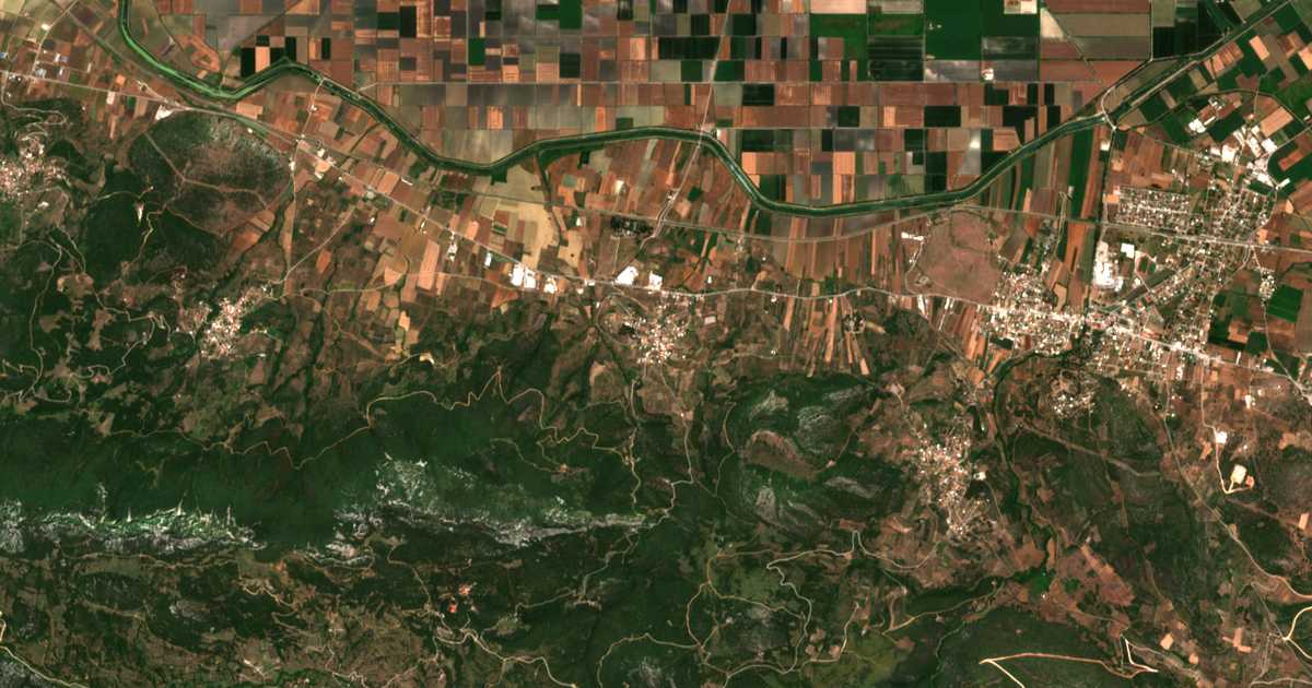 Satellitenkarte von Pétra