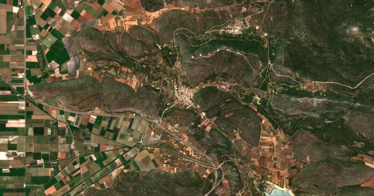 Satellitenkarte von Akrefnio