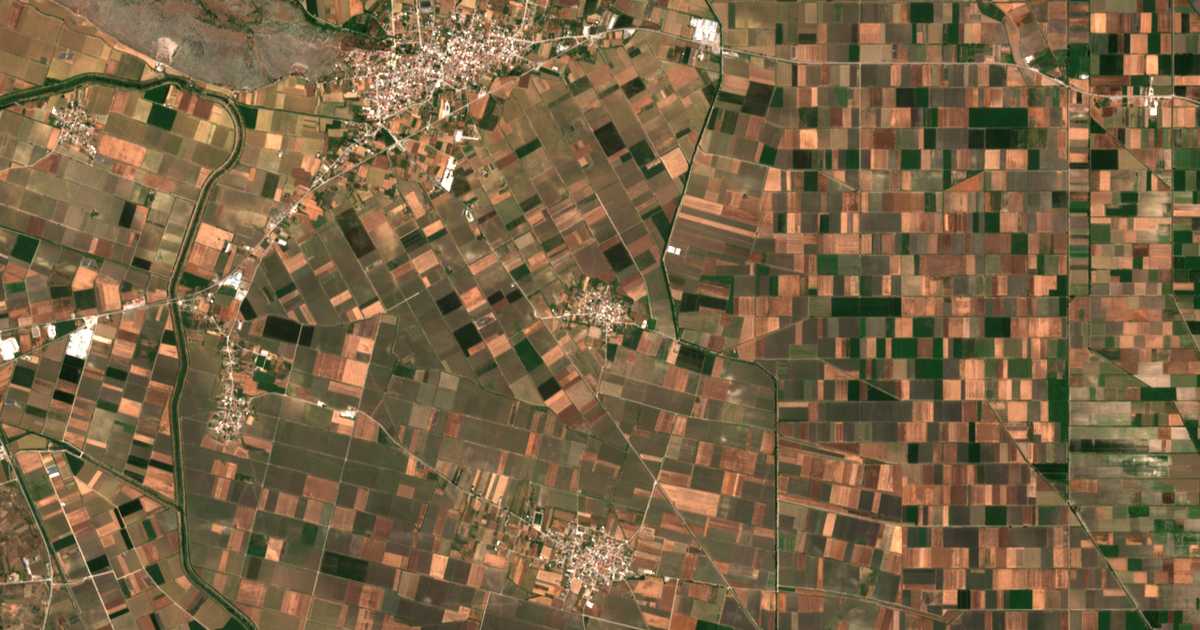 Satellitenkarte von Karyá