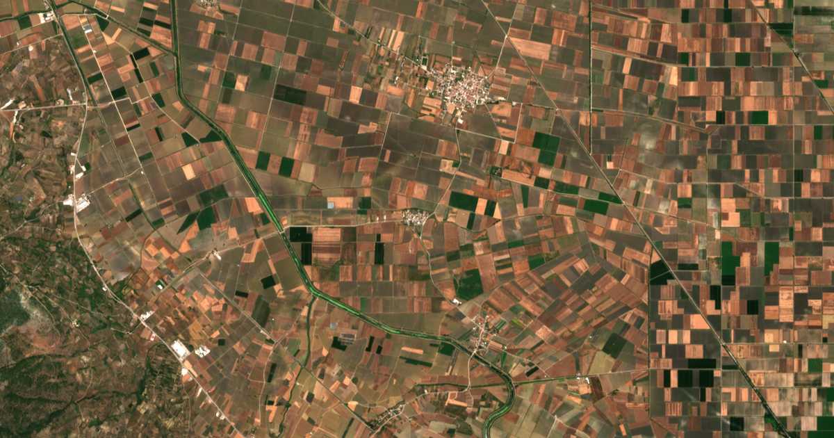 Satellitenkarte von Mavrógeia