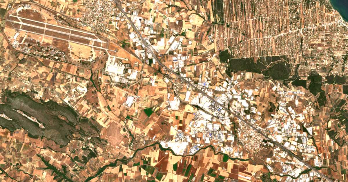 Satellitenkarte von Oinói