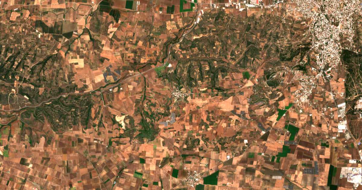 Satellitenkarte von Ampelochórion