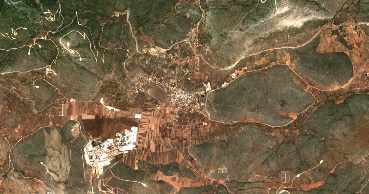 Satellitenkarte von Domvraína