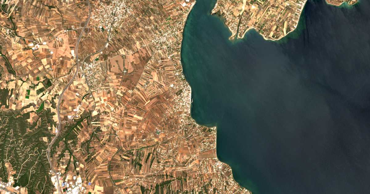Satellitenkarte von Paralía Avlídos
