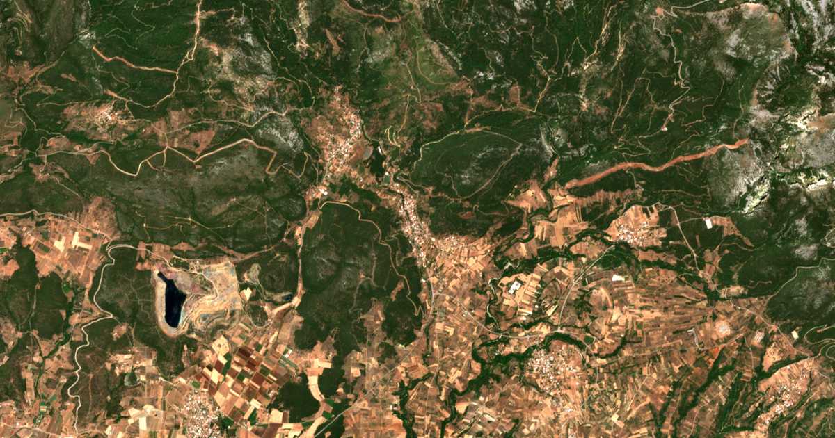 Satellitenkarte von Makrykápa