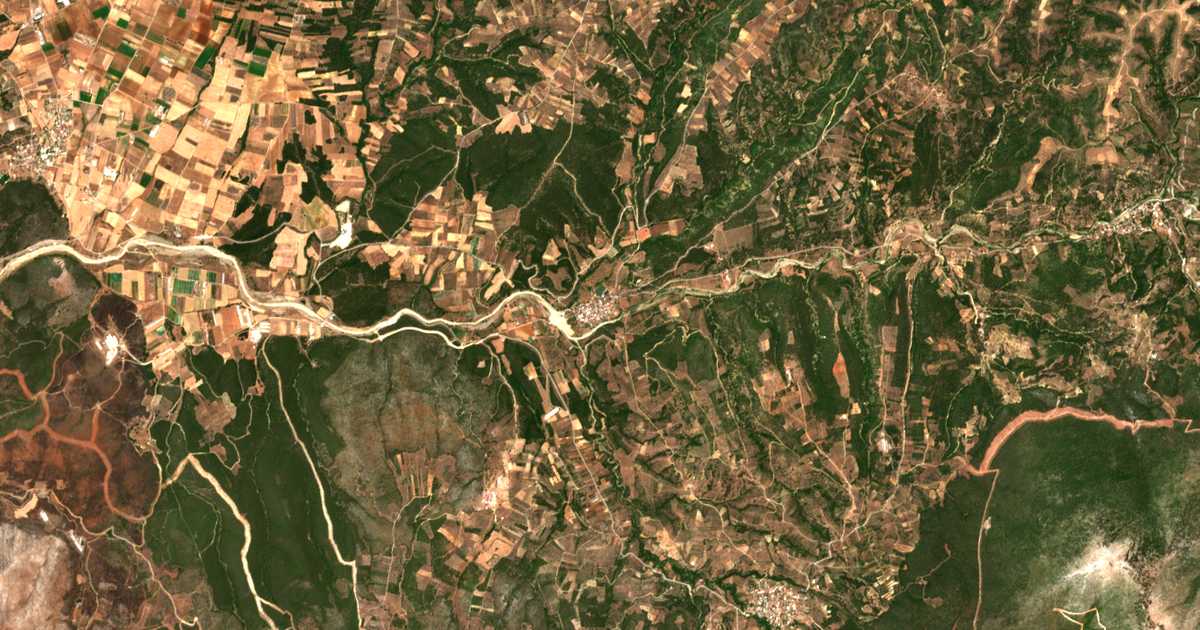 Satellitenkarte von Poúrnos