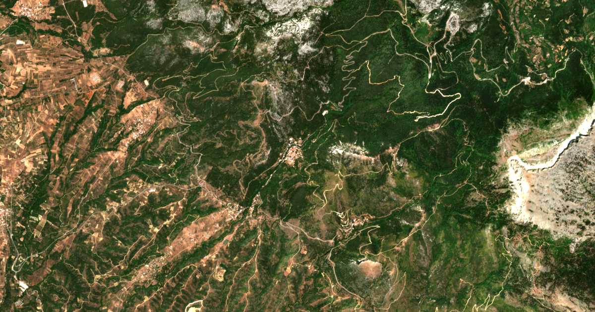 Satellitenkarte von Stení Dírfyos