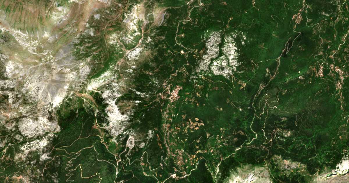Satellitenkarte von Strópones