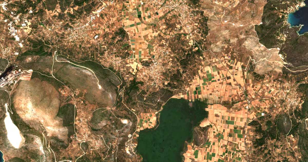Satellitenkarte von Dýstos
