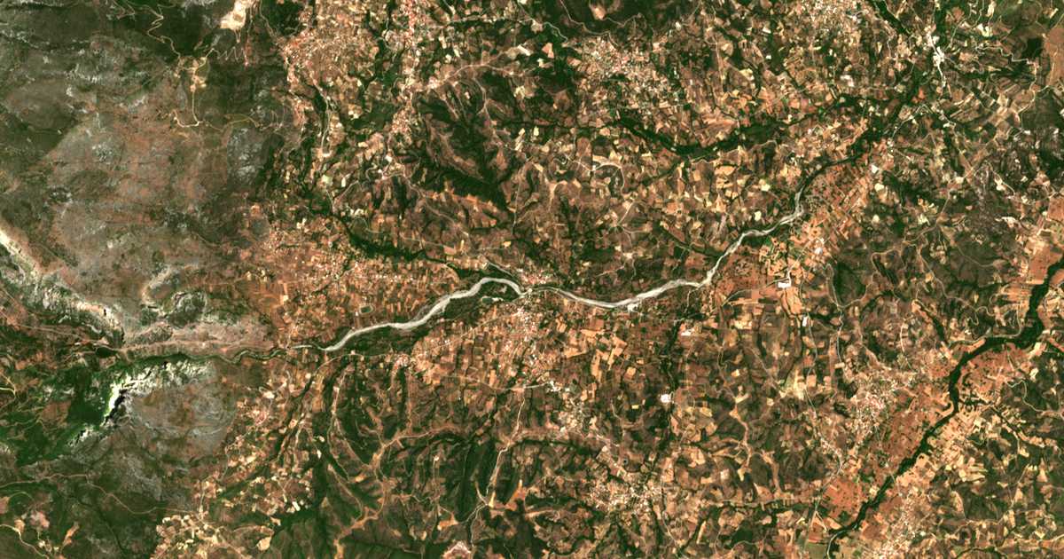 Satellitenkarte von Monódryon