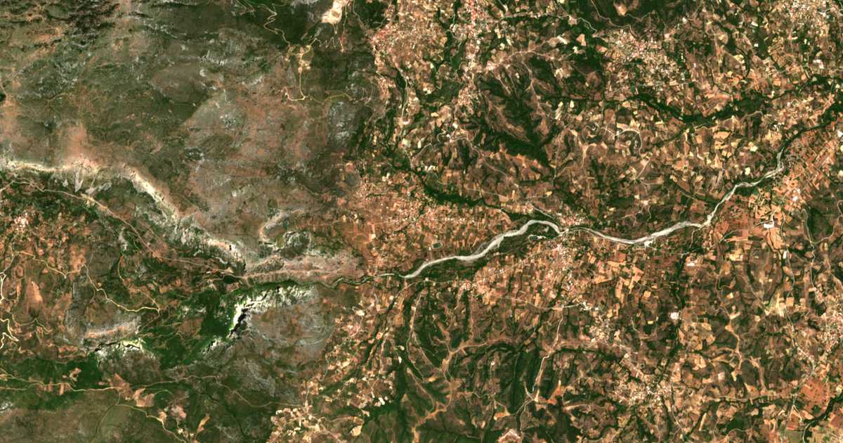 Satellitenkarte von Vrýsi