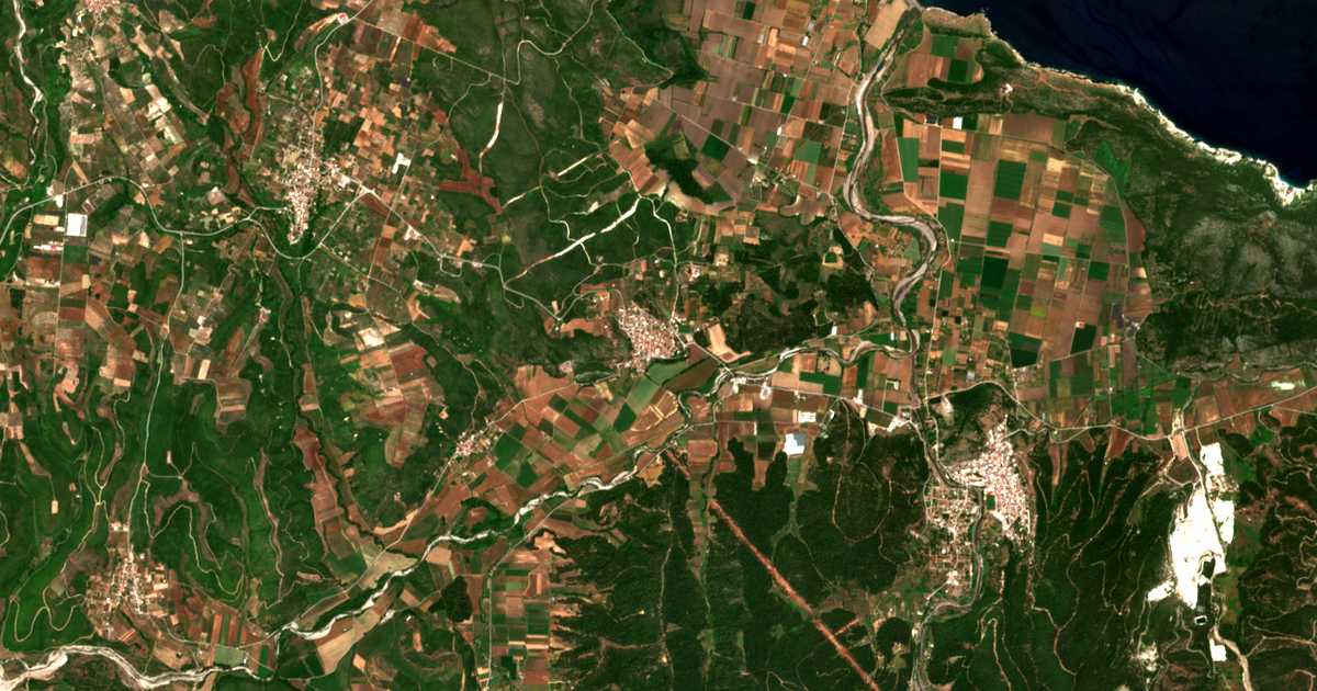 Satellitenkarte von Kírinthos
