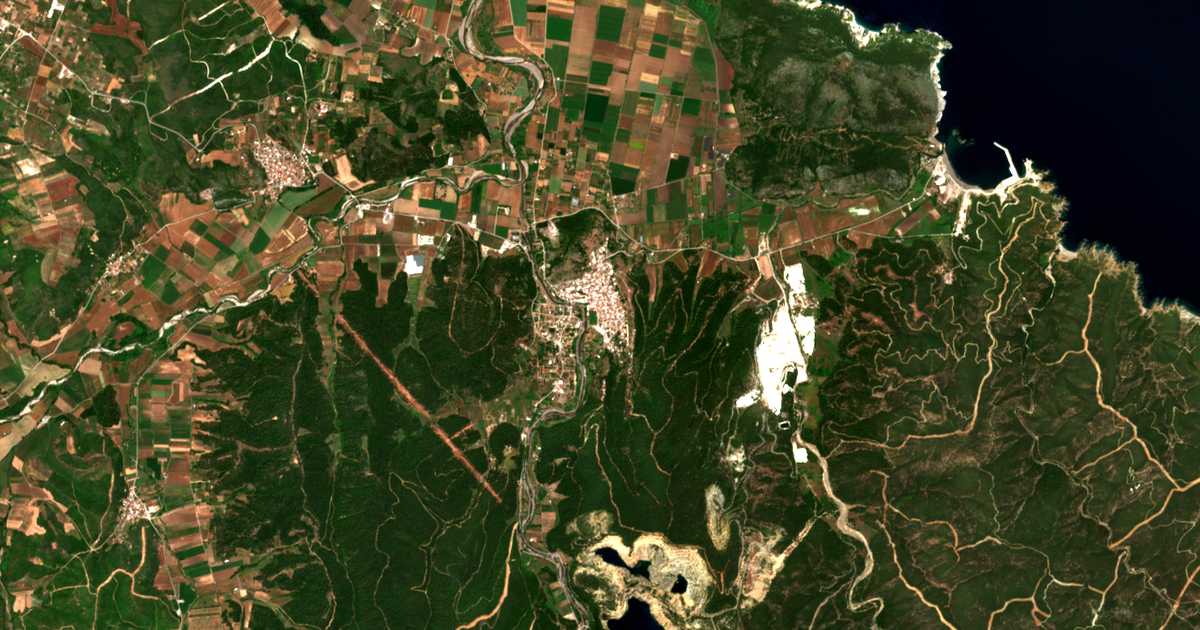 Satellitenkarte von Mantoúdion