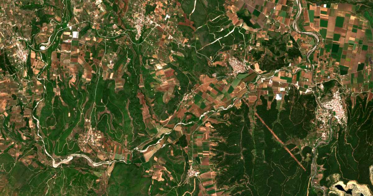 Satellitenkarte von Zoodóchos Pigí