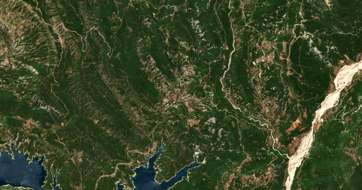 Satellitenkarte von Longítsion
