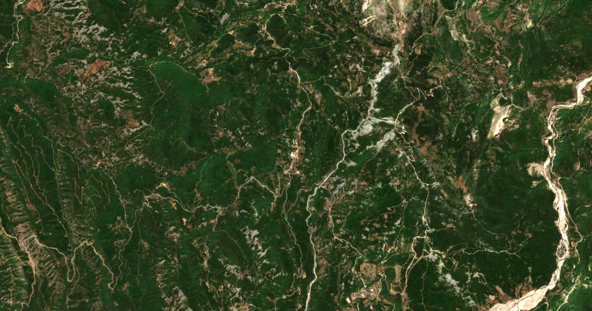 Satellitenkarte von Voúlpi