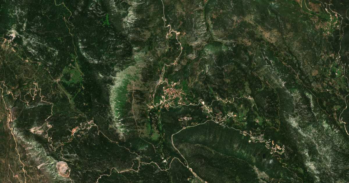 Satellitenkarte von Eptálofos