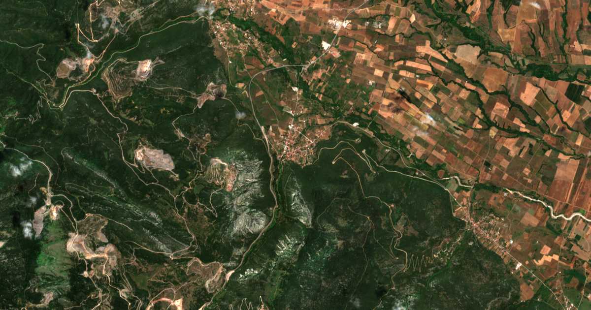 Satellitenkarte von Graviá