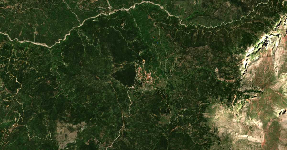 Satellitenkarte von Artotína