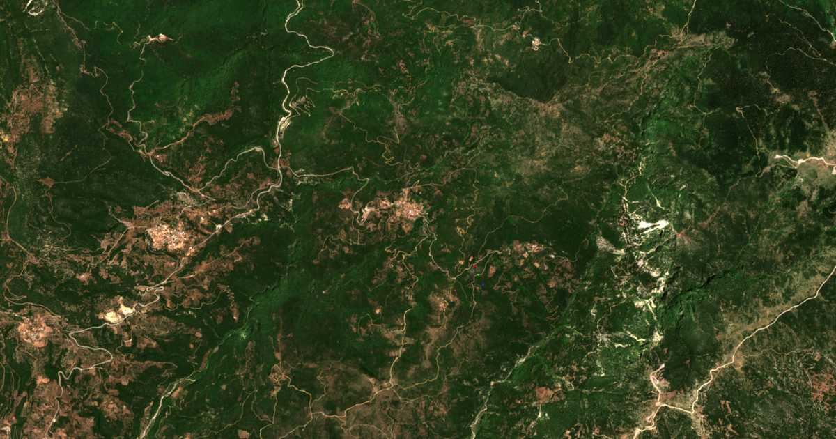 Satellitenkarte von Kámpos