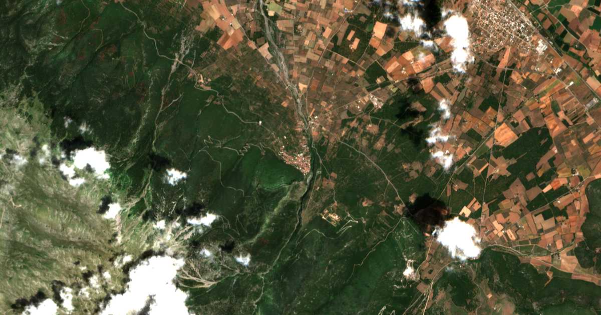 Satellitenkarte von Tithorea