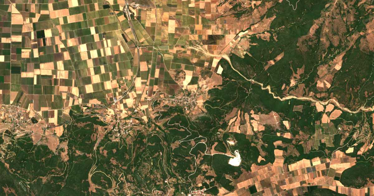 Satellitenkarte von Pournárion