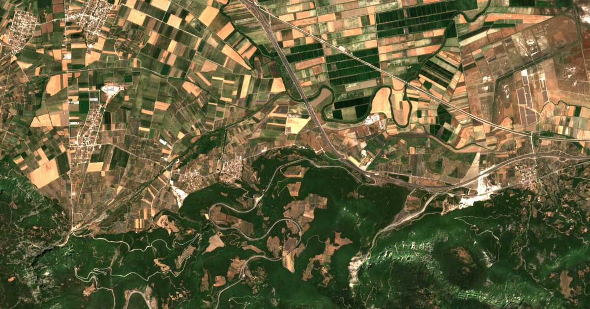 Satellitenkarte von Káto Damásta