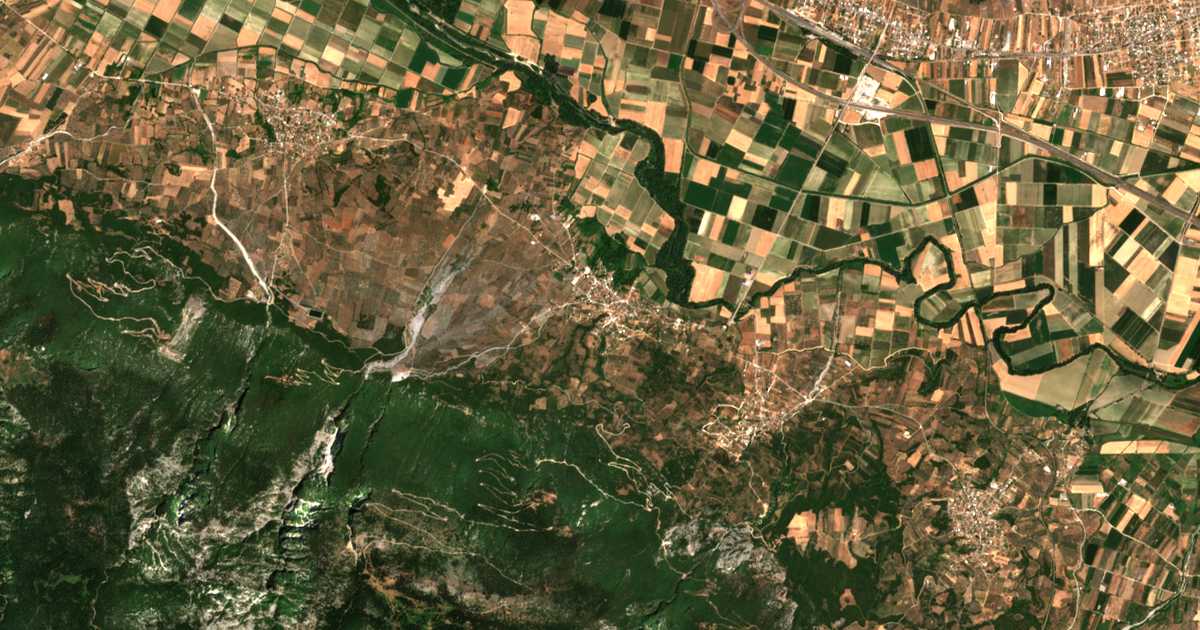 Satellitenkarte von Kompotádes