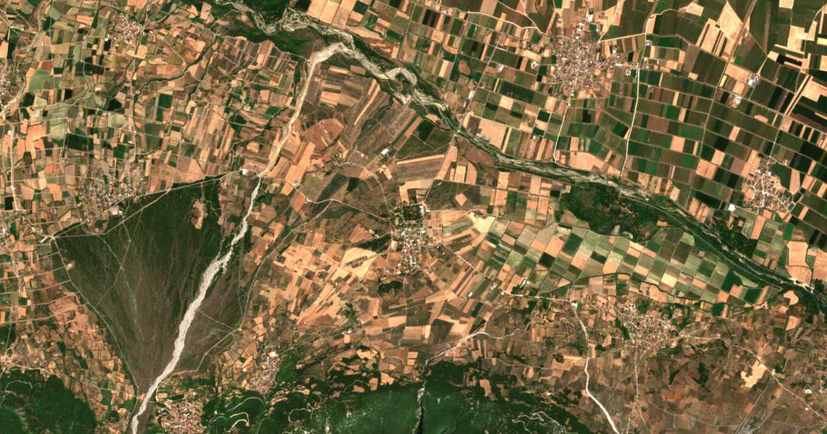 Satellitenkarte von Loutrá Ypátis