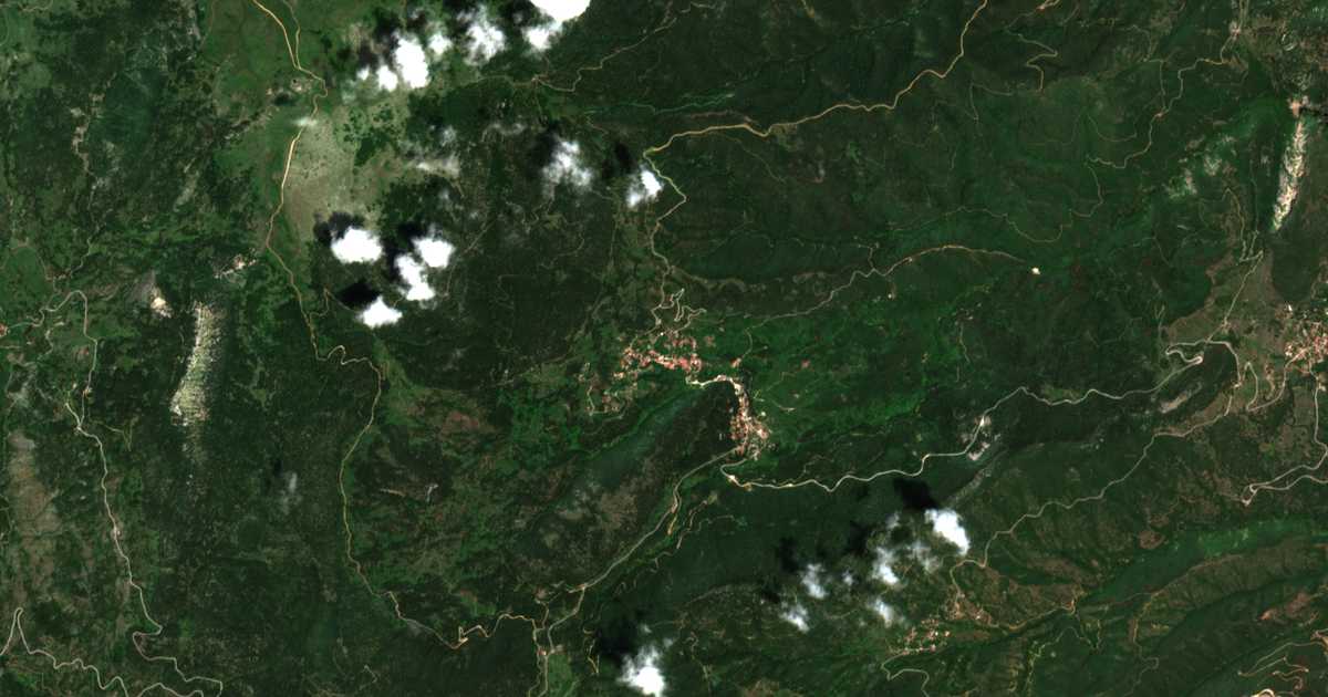 Satellitenkarte von Pávliani